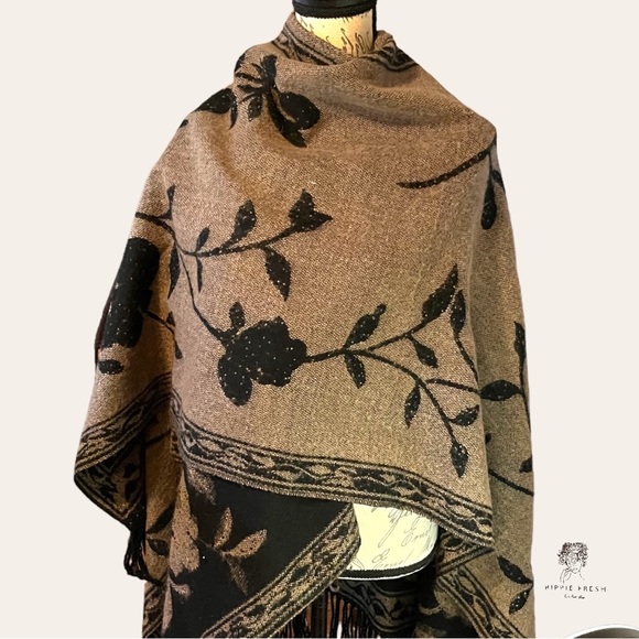 Reversible Black & Tan Poncho Wrap OS - Picture 5 of 5